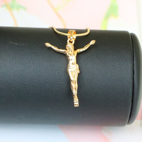 "Gold Plated Crucifix Rose Gold Pendant, XPPT1309 - Picture 3 of 12